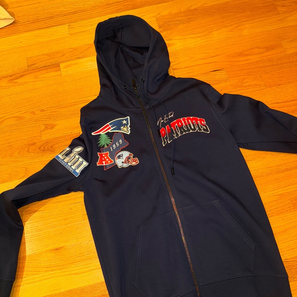 - SOLD - New England Patriots NFL Navy Full-Zip Hoodie
